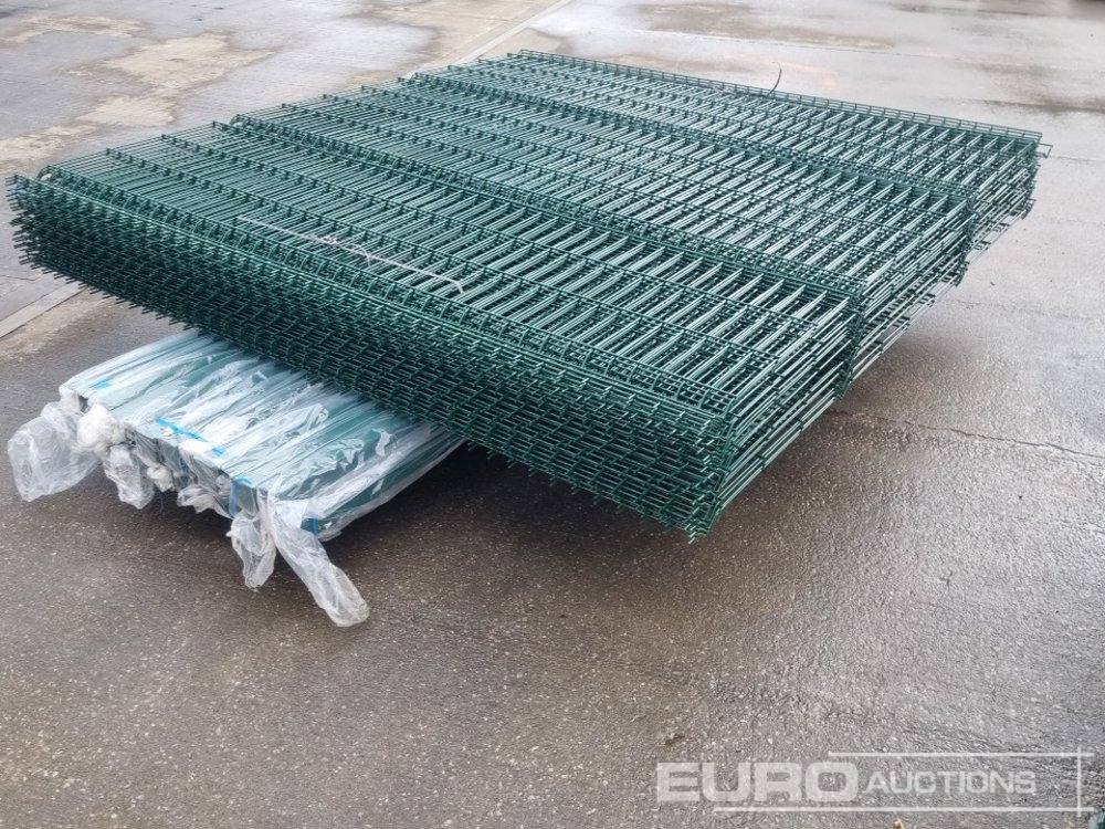 Matériel de chantier Unused Galvanised & Powder Coated Heavy Duty (5mm) Wire Mesh Fencing, 25 x H2.4m x W2.2m Panels, 26 x 60mm x 60mm x3m Posts, with Fittings (Green): photos 16