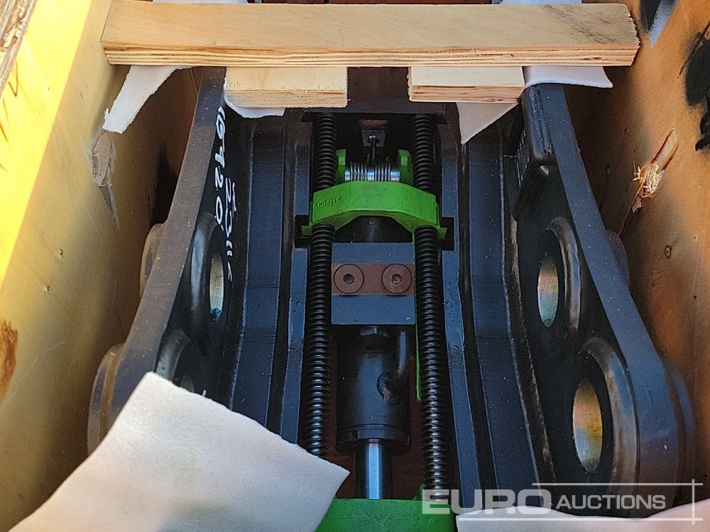 Unused Geith Hydraulic Double Lock Quick Hitch 45mm Pin to suit 4-6 Ton Excavator - Attache rapide: photos 4 Unused Geith Hydraulic Double Lock Quick Hitch 45mm Pin to suit 4-6 Ton Excavator - Attache rapide: photos 4