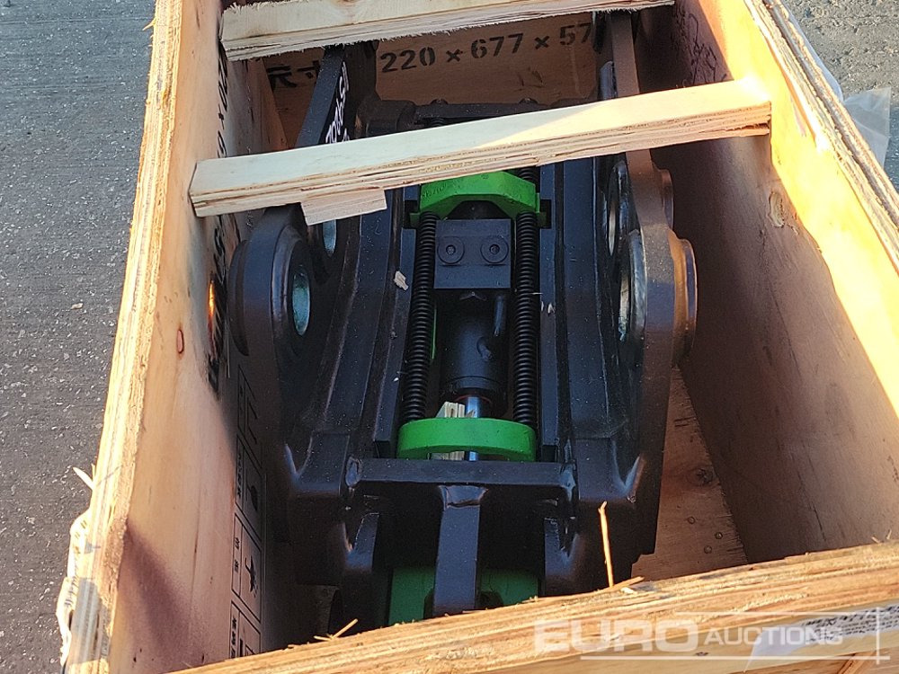 Unused Geith Hydraulic Double Lock Quick Hitch 45mm Pin to suit 4-6 Ton Excavator - Attache rapide: photos 4 Unused Geith Hydraulic Double Lock Quick Hitch 45mm Pin to suit 4-6 Ton Excavator - Attache rapide: photos 4