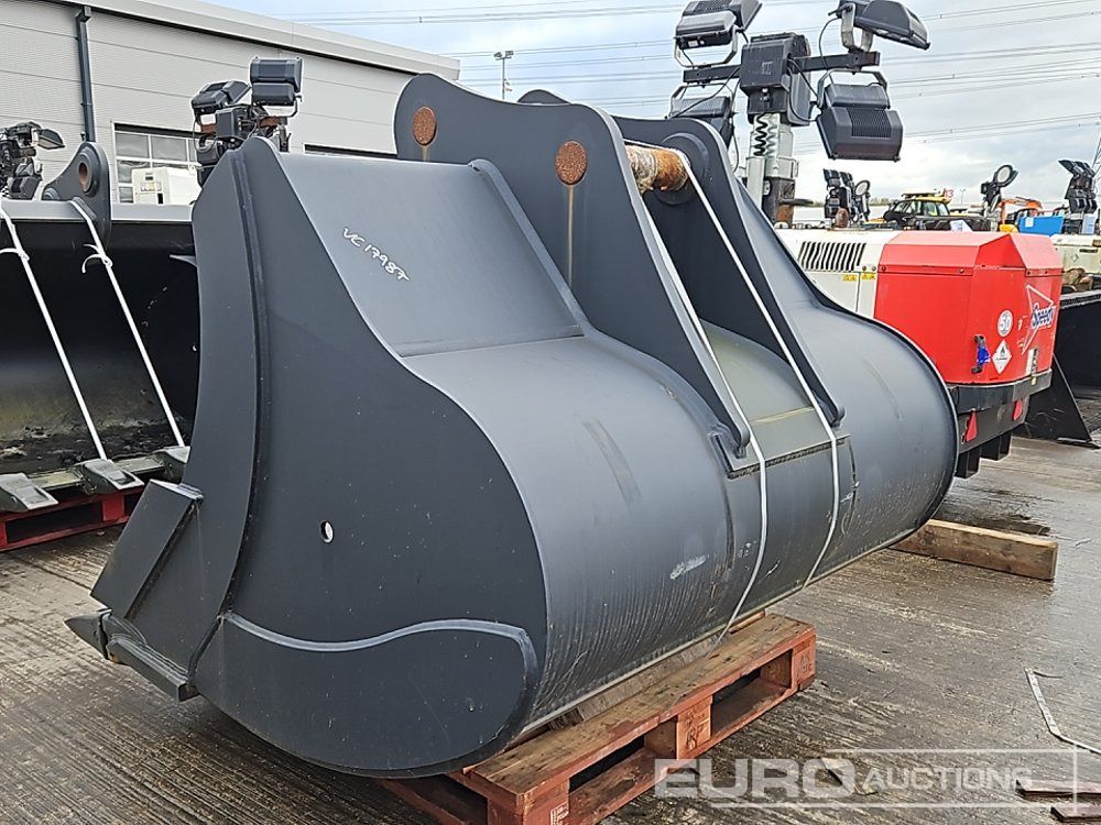 Unused Miller 70" Digging Bucket 90mm Pin to suit 30 Ton Excavator - Godet: photos 3 Unused Miller 70" Digging Bucket 90mm Pin to suit 30 Ton Excavator - Godet: photos 3
