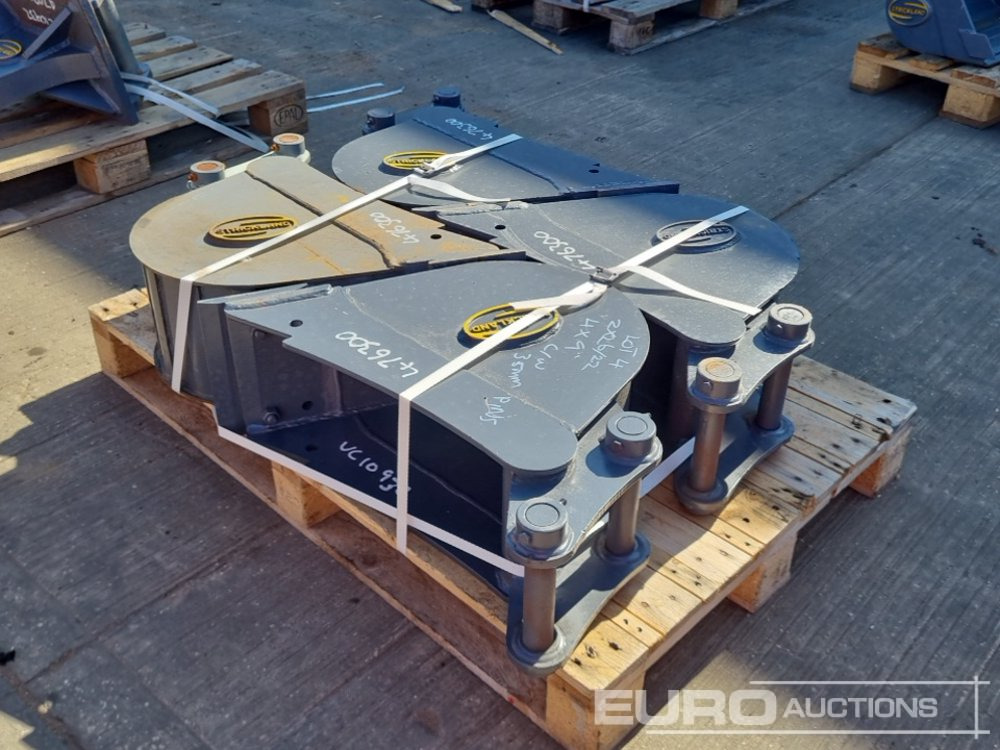 Unused Strickland 10", 10", 10", 10" Digging Bucket 35mm Pin to suit Mini Excavator - Godet: photos 5 Unused Strickland 10", 10", 10", 10" Digging Bucket 35mm Pin to suit Mini Excavator - Godet: photos 5