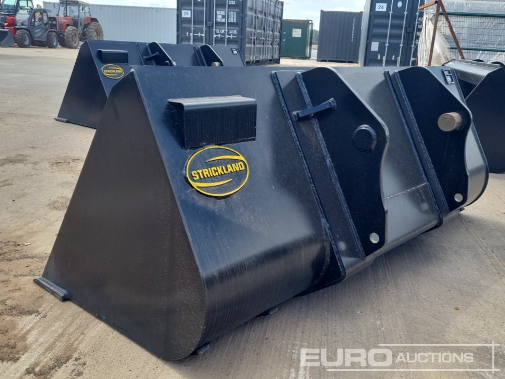 Unused Strickland 90" Loading Bucket to suit Manitou Telehandler - Godet: photos 3 Unused Strickland 90" Loading Bucket to suit Manitou Telehandler - Godet: photos 3