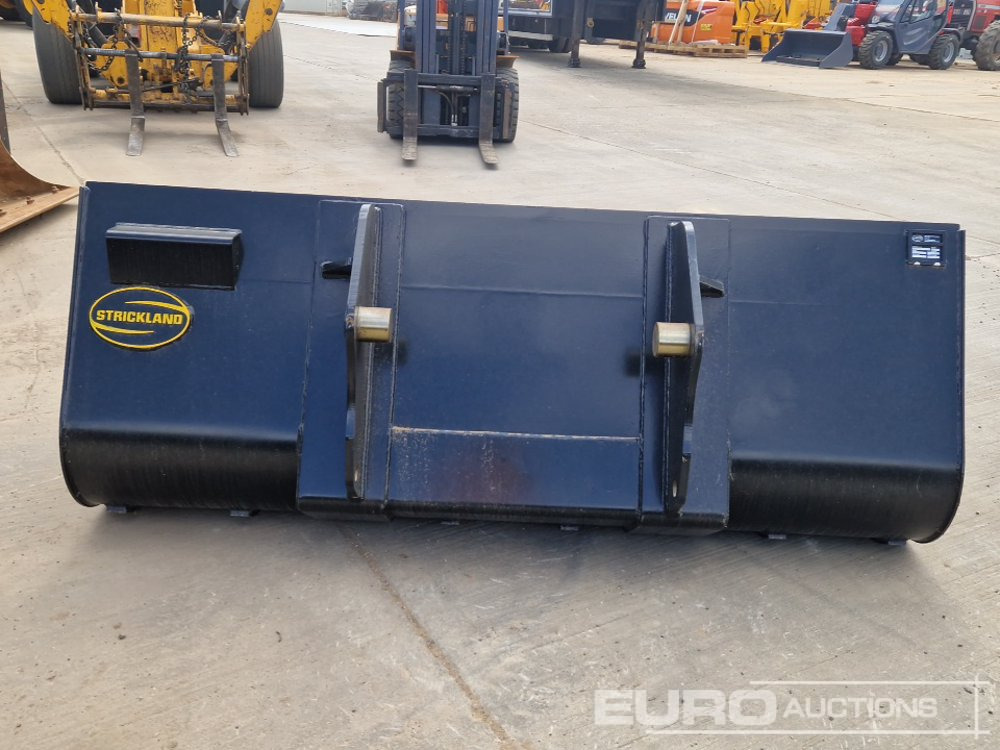Unused Strickland 90" Loading Bucket to suit Manitou Telehandler - Godet: photos 4 Unused Strickland 90" Loading Bucket to suit Manitou Telehandler - Godet: photos 4