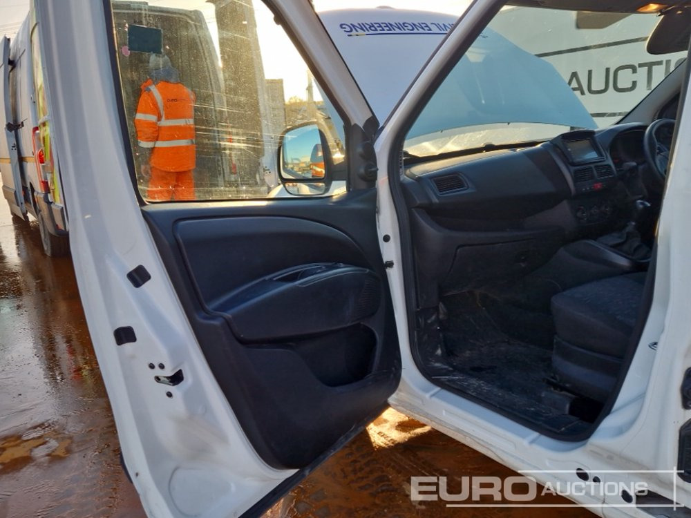 Véhicule utilitaire 2017 Vauxhall Combo: photos 20 Véhicule utilitaire 2017 Vauxhall Combo: photos 20