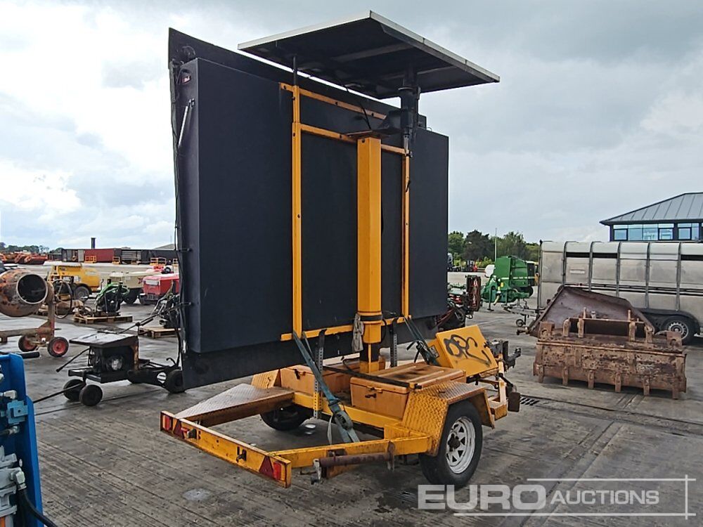 Ver-mac Single Axle Solar Powered Matrix Board - Remorque porte engin: photos 3 Ver-mac Single Axle Solar Powered Matrix Board - Remorque porte engin: photos 3