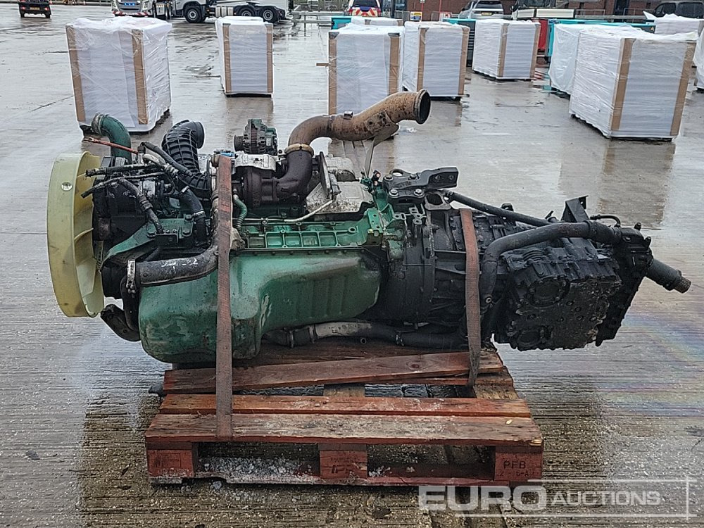 Volvo 6 Cylinder Engine, Gearbox - Moteur: photos 2 Volvo 6 Cylinder Engine, Gearbox - Moteur: photos 2