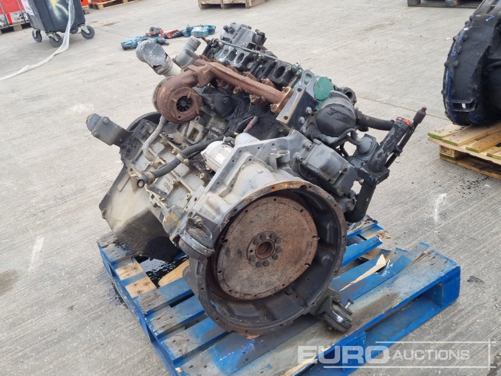 Volvo 6 Cylinder Engine - Moteur: photos 3 Volvo 6 Cylinder Engine - Moteur: photos 3