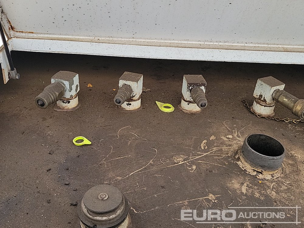 Cuve de stockage Western 3000 Litre Static Bunded Fuel Bowser: photos 10