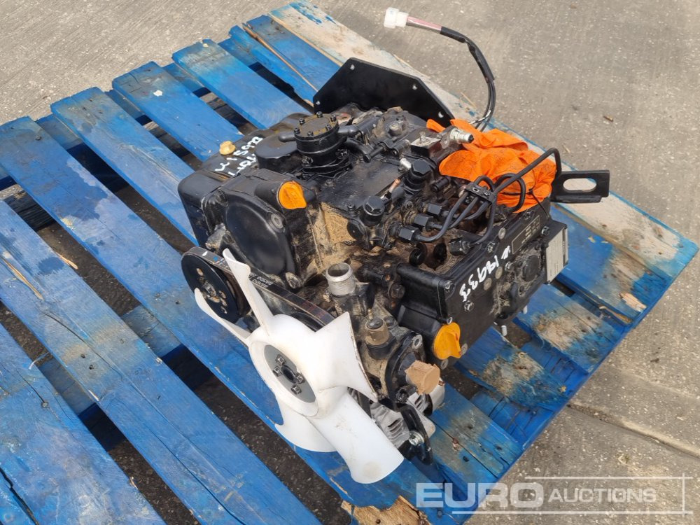 Yanmar 3 Cylinder Engine - Moteur: photos 1 Yanmar 3 Cylinder Engine - Moteur: photos 1