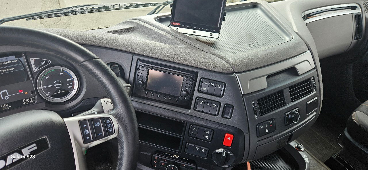 Tracteur routier DAF XF 105.460: photos 15