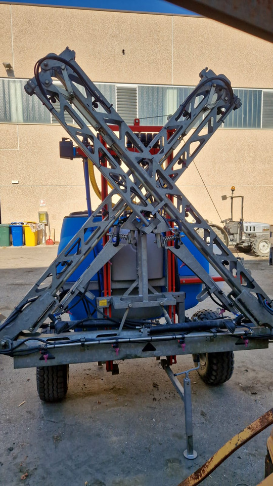 Botte da diserbo con barra usata GB 600 lt-12 mt - Matériel de jardinage: photos 4 Botte da diserbo con barra usata GB 600 lt-12 mt - Matériel de jardinage: photos 4