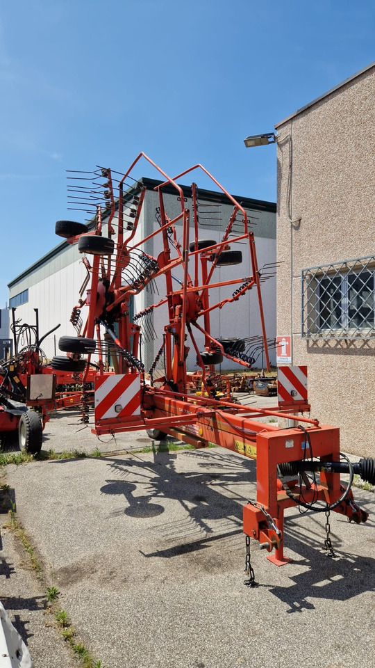 Ranghinatore usato Kuhn GA 7301 - Faneuse: photos 1 Ranghinatore usato Kuhn GA 7301 - Faneuse: photos 1