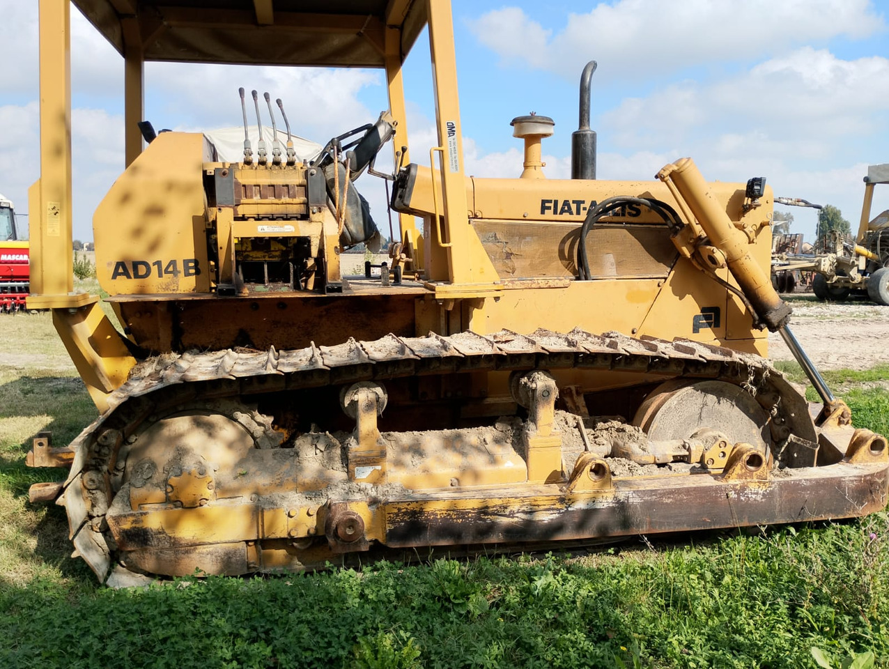 Trattore usato Fiat Allis AD14B - Tracteur agricole: photos 1 Trattore usato Fiat Allis AD14B - Tracteur agricole: photos 1