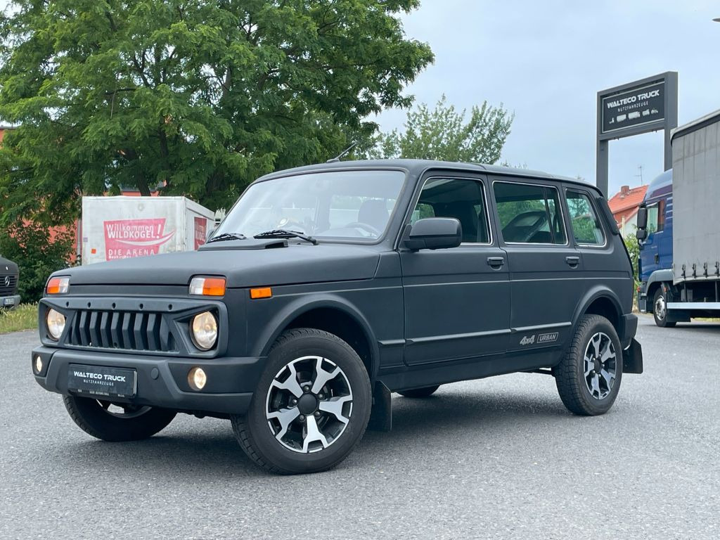 Voiture Lada Niva Urban 4x4/5 Trg./SZH/AHK/KLIMA/Raptor Lack: photos 1