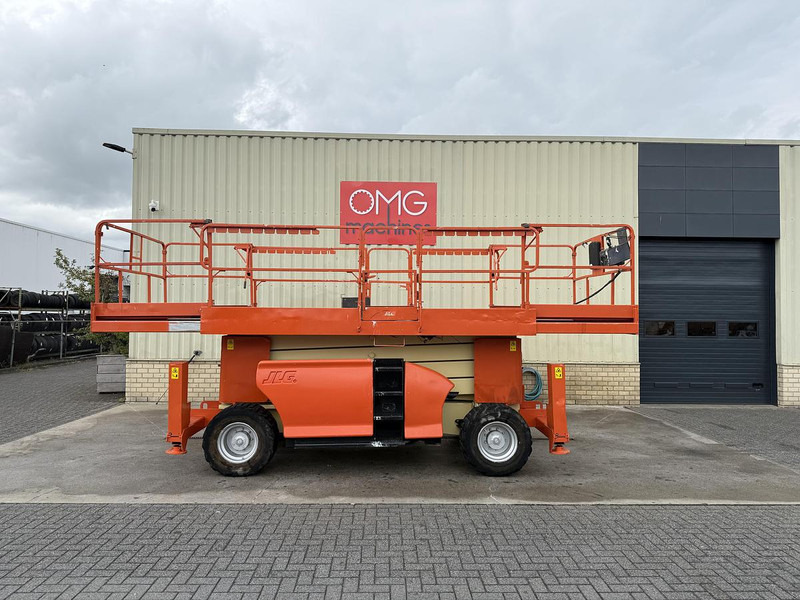 JLG 4394RT, Schaarhoogwerker, 15 meter - Nacelle: photos 1 JLG 4394RT, Schaarhoogwerker, 15 meter - Nacelle: photos 1