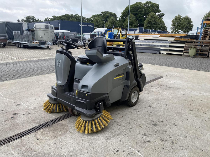 Kärcher KM 105/110 R Bp, Veegmachine, hoogkieper - Balayeuse de voirie: photos 4 Kärcher KM 105/110 R Bp, Veegmachine, hoogkieper - Balayeuse de voirie: photos 4