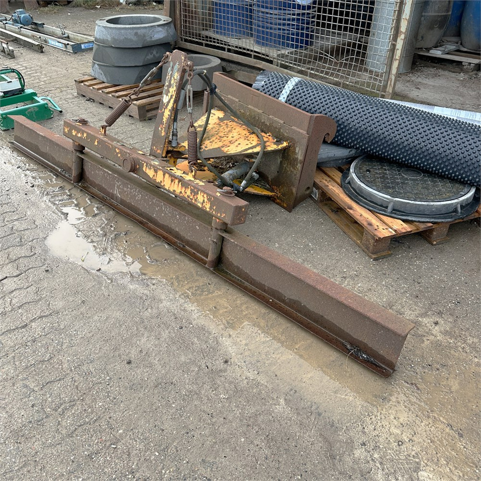 ABC Afretter / vibrator - Accessoire pour Engins de chantier: photos 3 ABC Afretter / vibrator - Accessoire pour Engins de chantier: photos 3