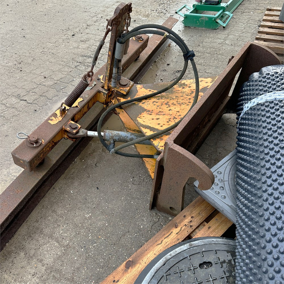 ABC Afretter / vibrator - Accessoire pour Engins de chantier: photos 4 ABC Afretter / vibrator - Accessoire pour Engins de chantier: photos 4