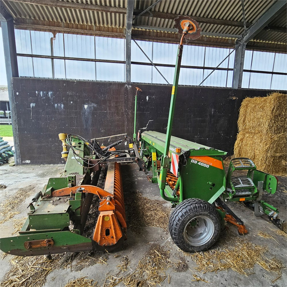 Amazone D9 4000 Super - KG 402 - Semoir/ Planteuse: photos 1 Amazone D9 4000 Super - KG 402 - Semoir/ Planteuse: photos 1