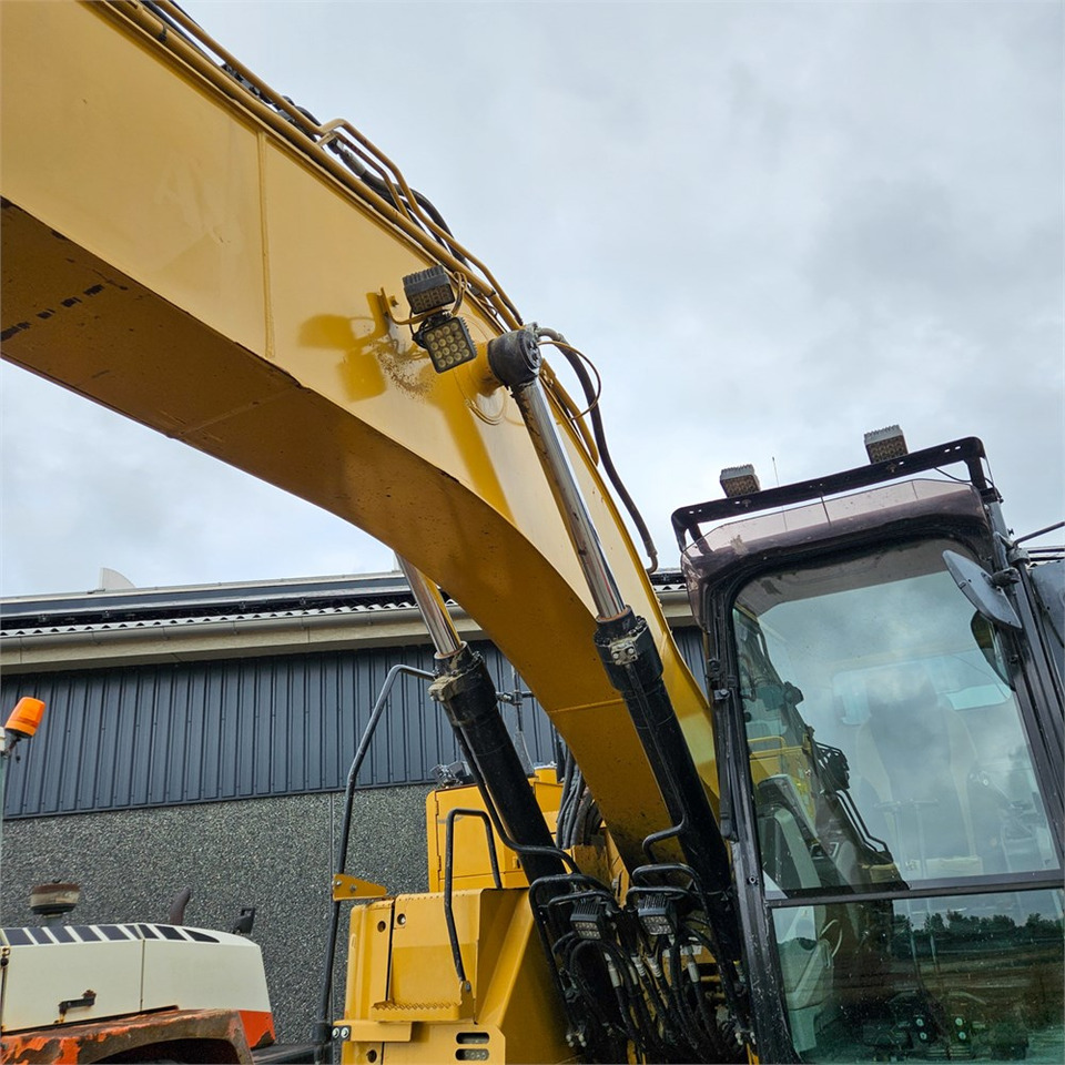 Pelle sur chenille Caterpillar 325 FLCR: photos 33