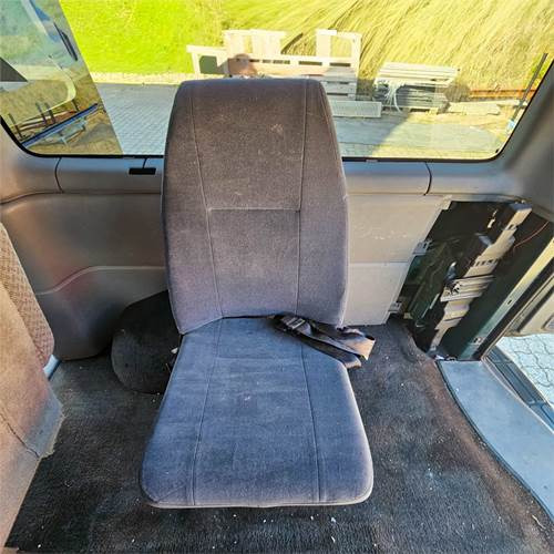 Transport de personnes Chevrolet Express Van 2500: photos 15