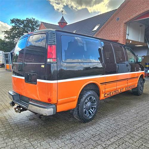 Transport de personnes Chevrolet Express Van 2500: photos 6