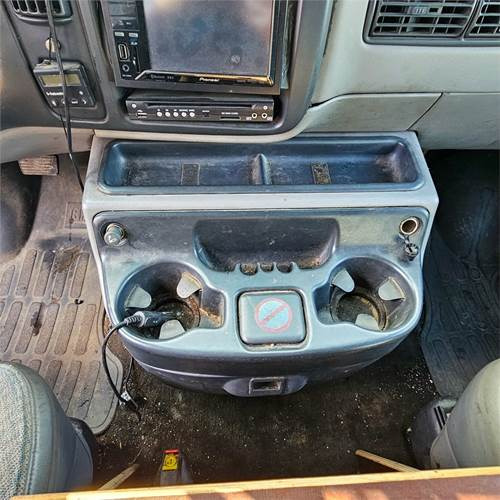 Transport de personnes Chevrolet Express Van 2500: photos 22