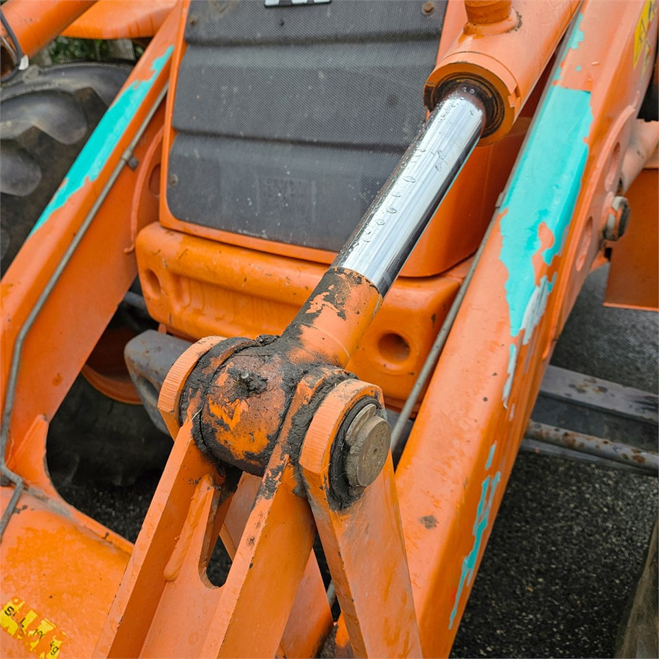 Tractopelle Fiat-Hitachi FB200-4PS: photos 27