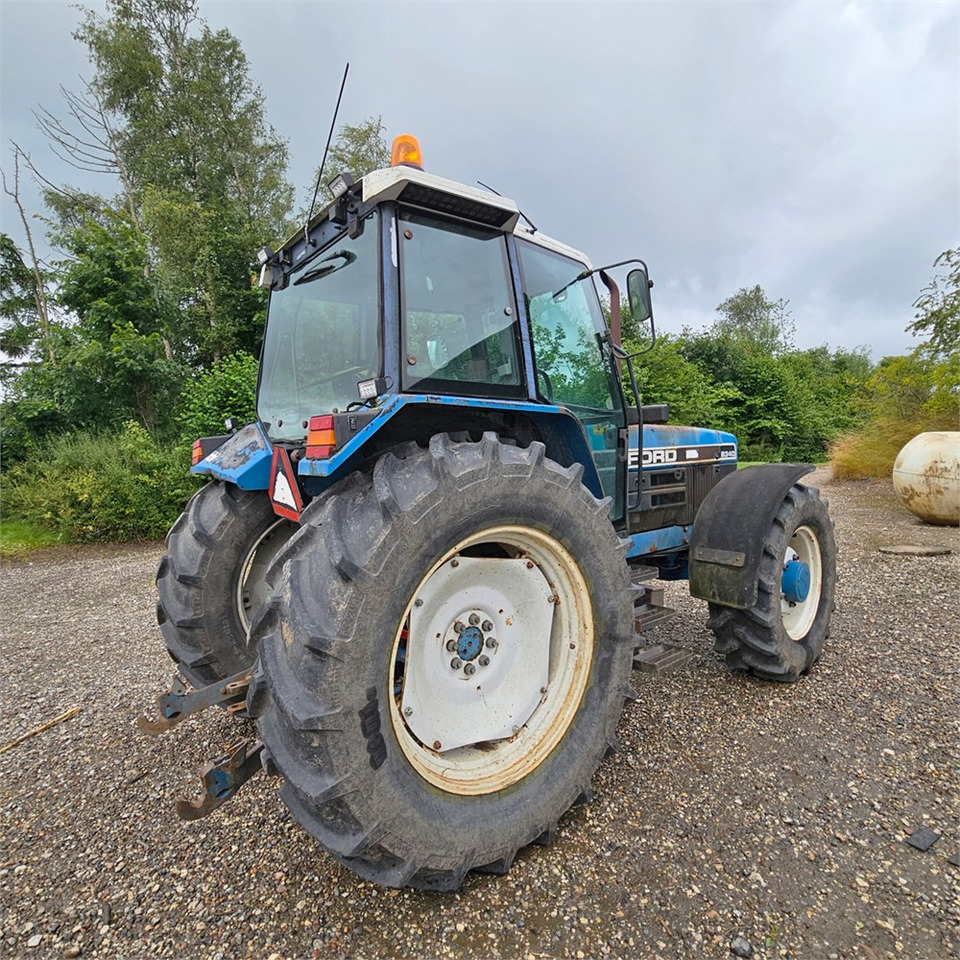 Ford 8340 - Tracteur agricole: photos 3 Ford 8340 - Tracteur agricole: photos 3