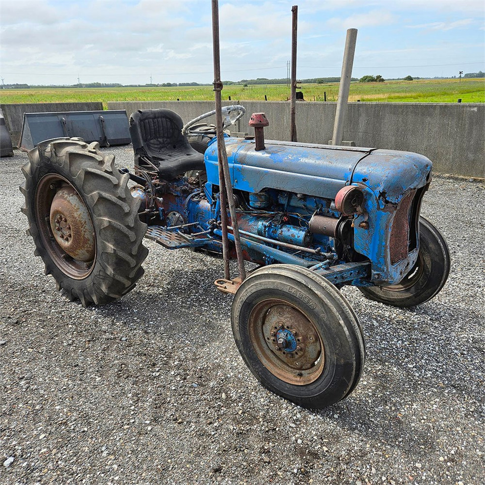 Fordson Dexta - Tracteur agricole: photos 2 Fordson Dexta - Tracteur agricole: photos 2