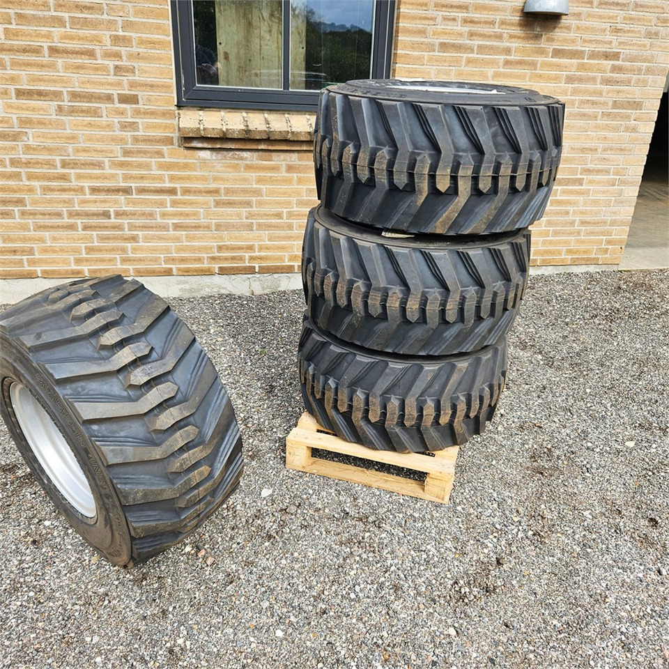 Giant 31X15,5-15 - Roue complète pour Engins de chantier: photos 1 Giant 31X15,5-15 - Roue complète pour Engins de chantier: photos 1