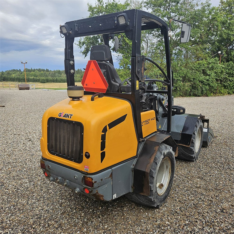 Giant V452T X-TRA HD - Chargeuse sur pneus: photos 4 Giant V452T X-TRA HD - Chargeuse sur pneus: photos 4