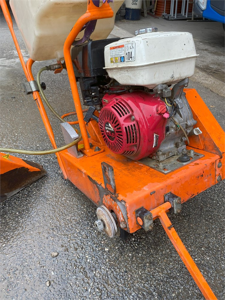 Gölz FS 170 - Travaux routiers: photos 2 Gölz FS 170 - Travaux routiers: photos 2