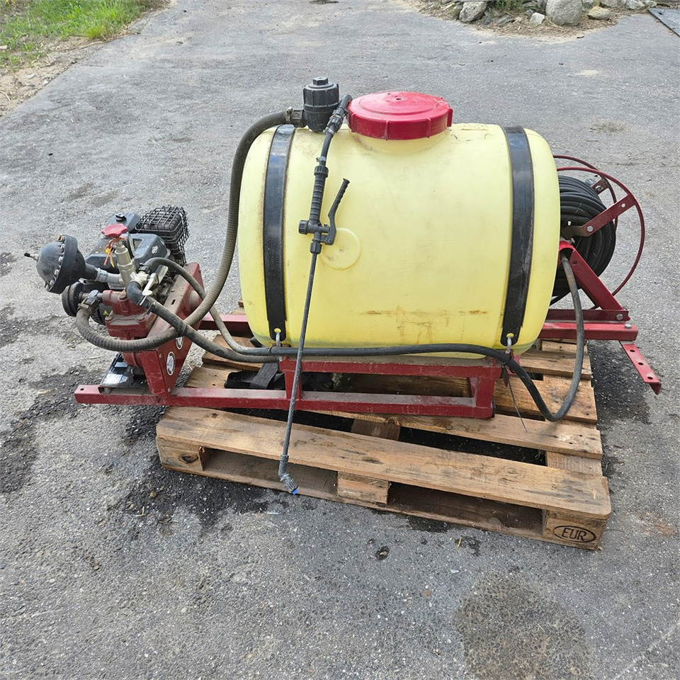 Hardi PU-200 - Pulvérisateur: photos 2 Hardi PU-200 - Pulvérisateur: photos 2