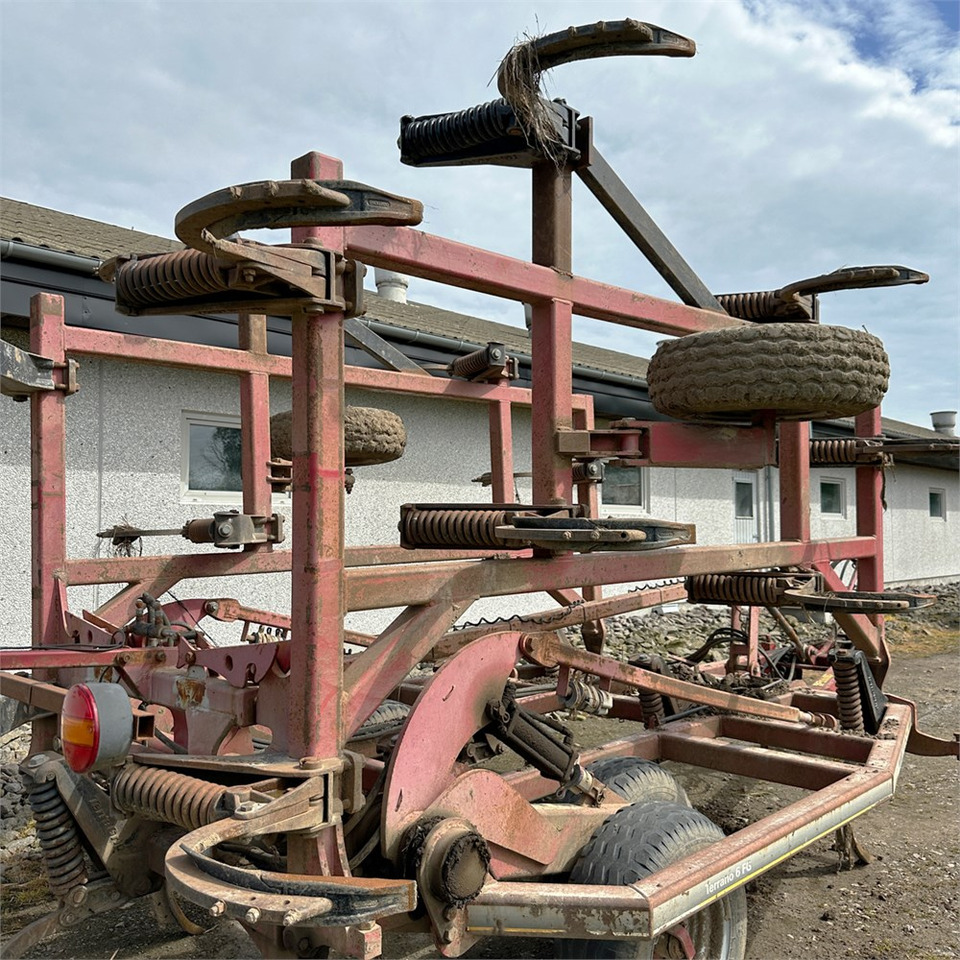 Horsch Terrano 6 FG - Bineuse: photos 4 Horsch Terrano 6 FG - Bineuse: photos 4