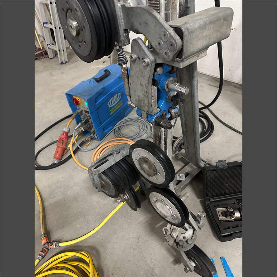 Hydrostress Wire Saw WCE14P - Travaux routiers: photos 5 Hydrostress Wire Saw WCE14P - Travaux routiers: photos 5