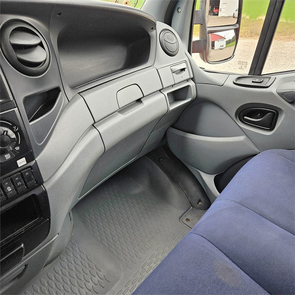Camion plateau Iveco Stralis C35: photos 12