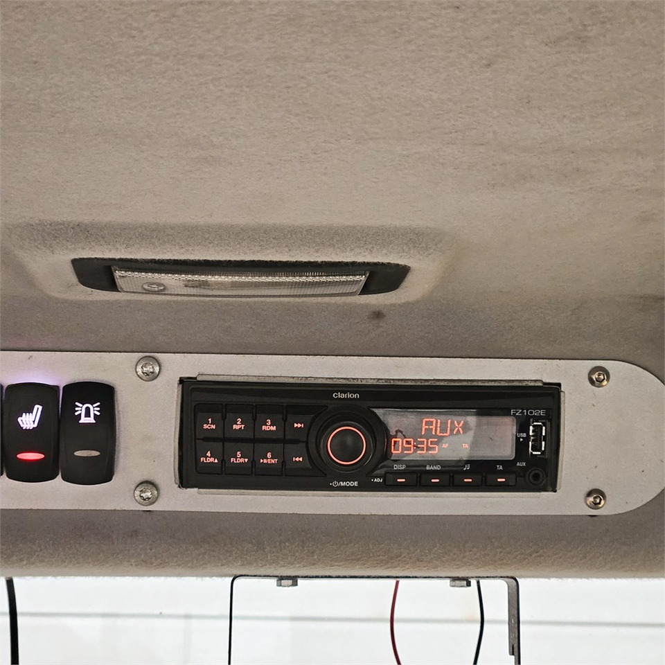 Chargeuse sur pneus JCB 437HT T4: photos 22