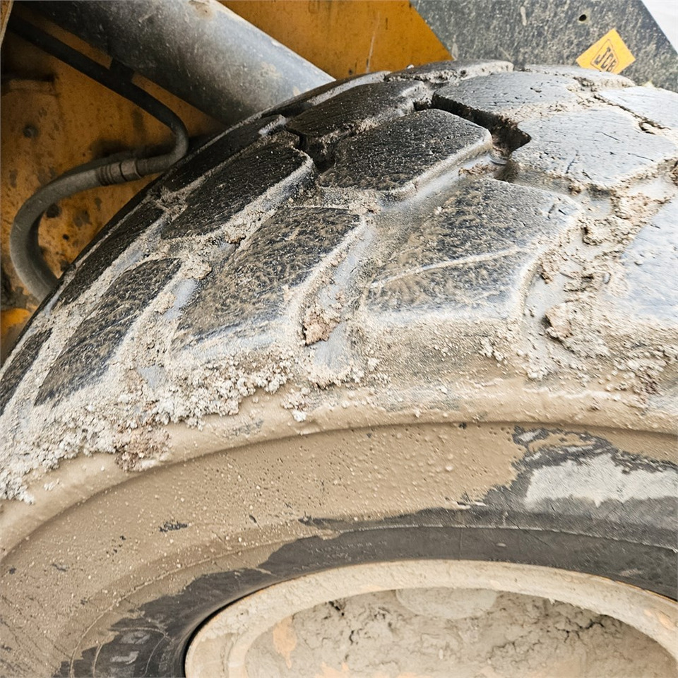 Chargeuse sur pneus JCB 437HT T4: photos 36