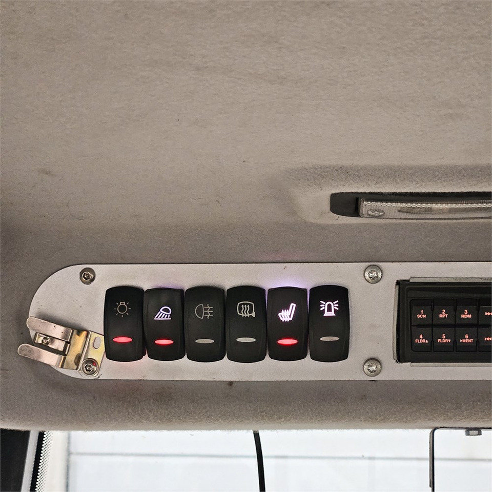 Chargeuse sur pneus JCB 437HT T4: photos 21