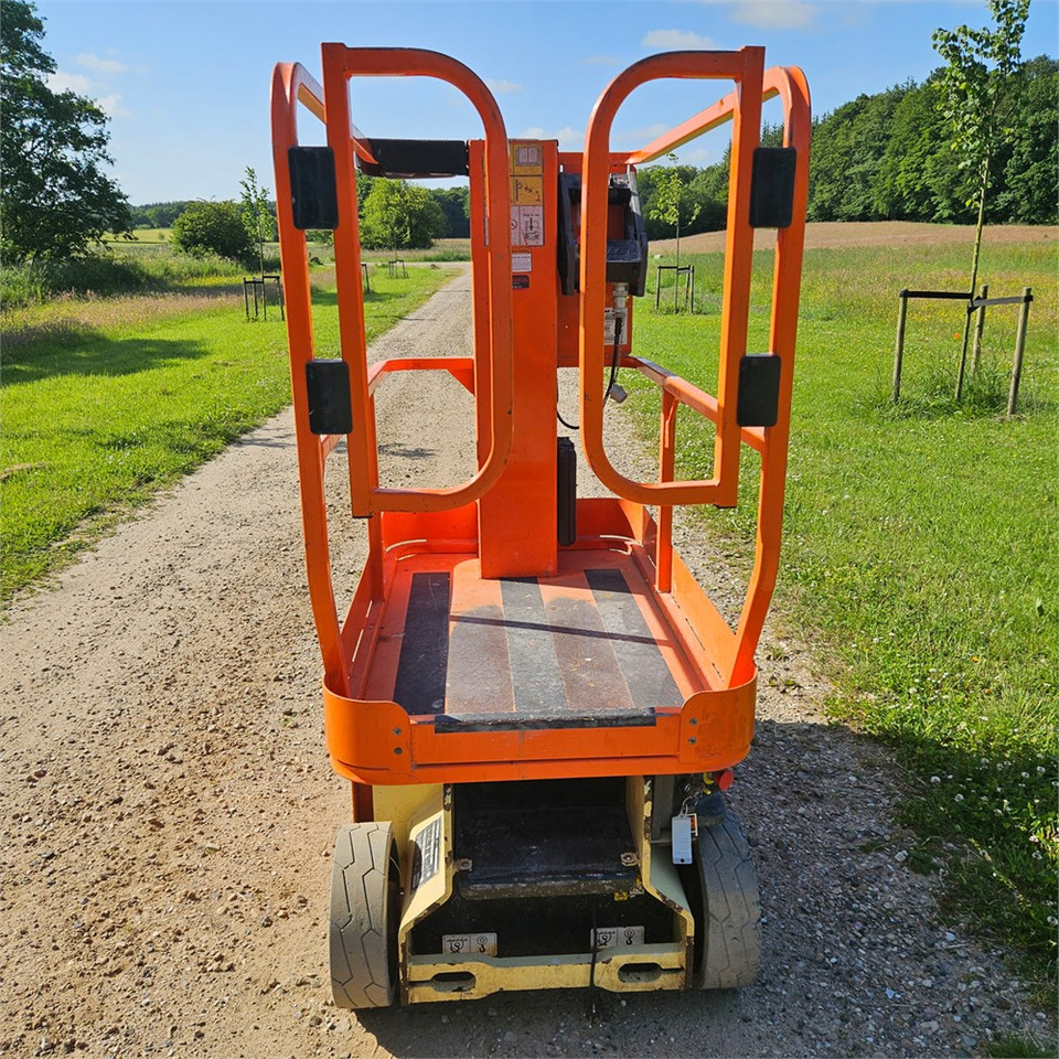 JLG 1230 ES - Nacelle à mât vertical: photos 3 JLG 1230 ES - Nacelle à mât vertical: photos 3