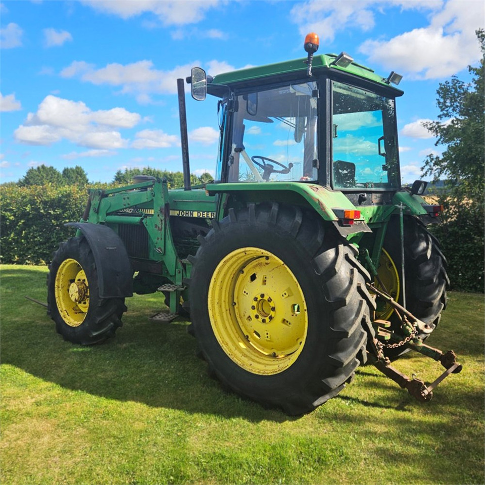 John Deere 3140 - Tracteur agricole: photos 2 John Deere 3140 - Tracteur agricole: photos 2