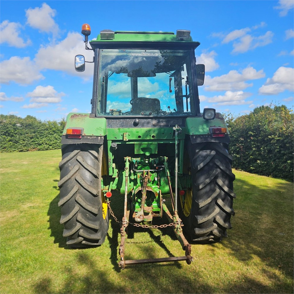 John Deere 3140 - Tracteur agricole: photos 3 John Deere 3140 - Tracteur agricole: photos 3
