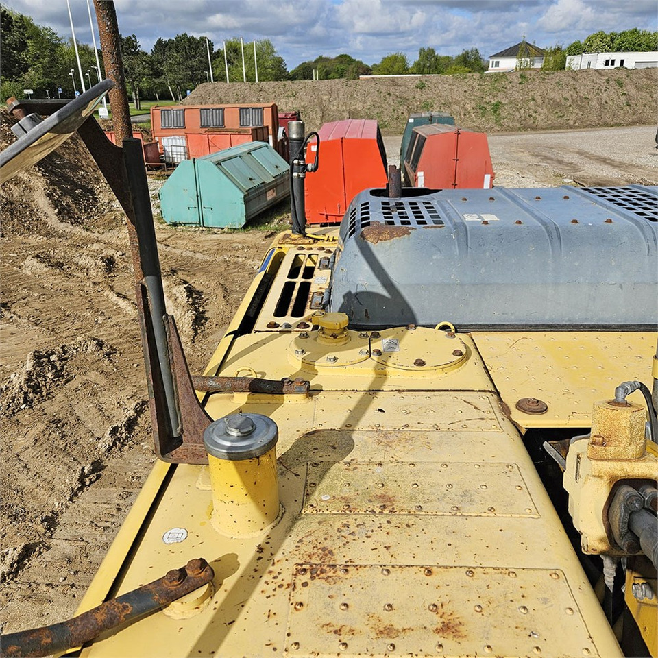 Pelle sur chenille Komatsu PC240 LC-8: photos 38