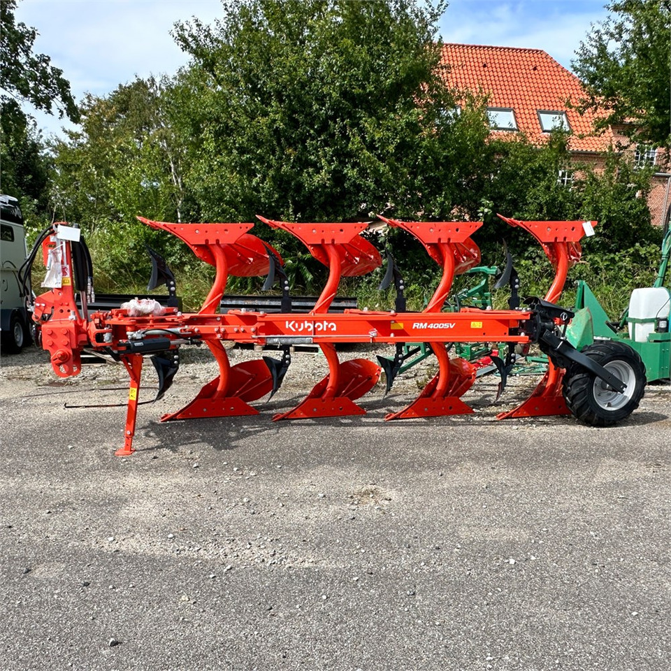 Kubota RM4005 V - Charrue: photos 5 Kubota RM4005 V - Charrue: photos 5