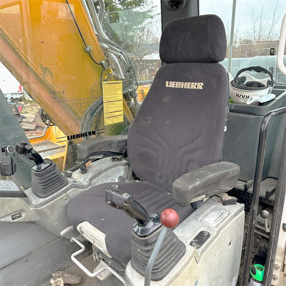 Pelle sur chenille Liebherr R924 WLC: photos 14