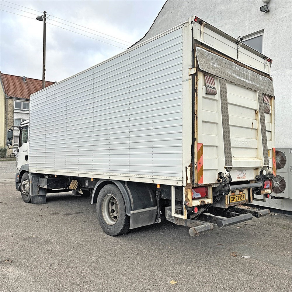 MAN TG M 18.240 - Camion fourgon: photos 4 MAN TG M 18.240 - Camion fourgon: photos 4