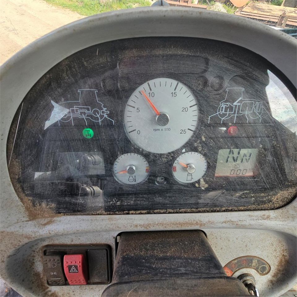 Tracteur agricole Massey Ferguson 6480 Dyna-6: photos 17