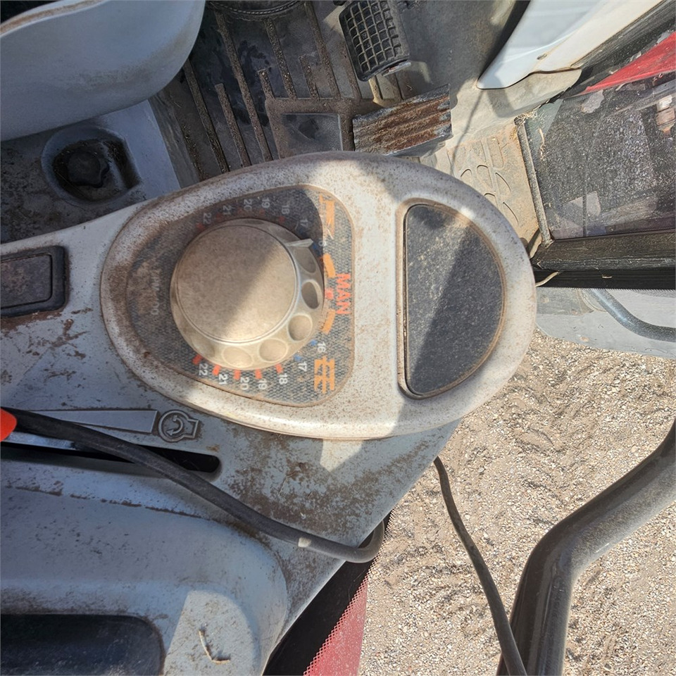 Tracteur agricole Massey Ferguson 6480 Dyna-6: photos 15