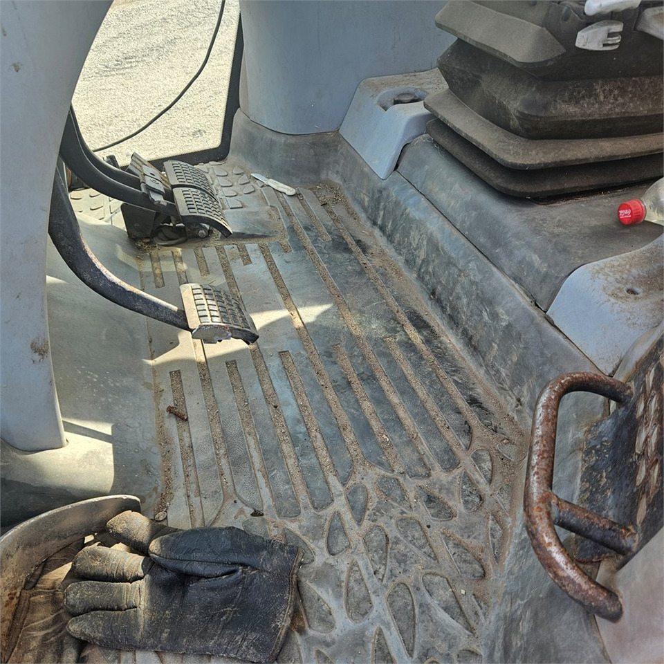 Tracteur agricole Massey Ferguson 6480 Dyna-6: photos 22